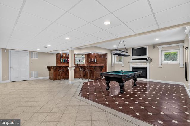 8 FAIRWAY DR, Voorhees, NJ 08043