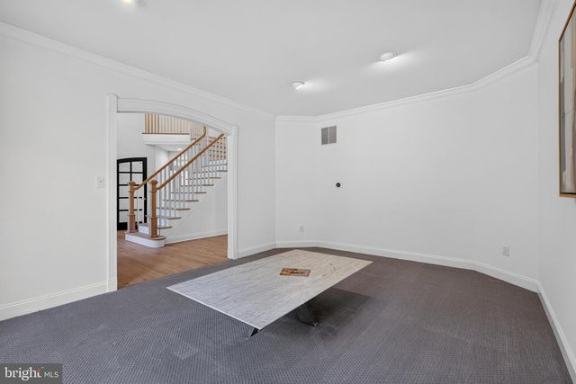 8 FAIRWAY DR, Voorhees, NJ 08043
