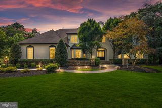 8 FAIRWAY DR, Voorhees, NJ 08043