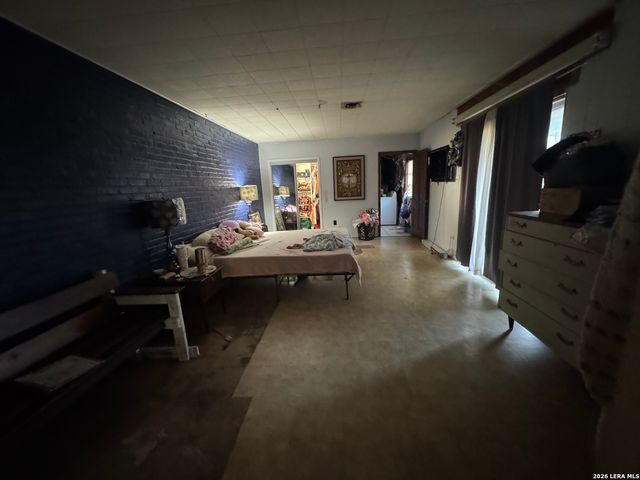 1117 E Brazos, Pearsall, TX 78061