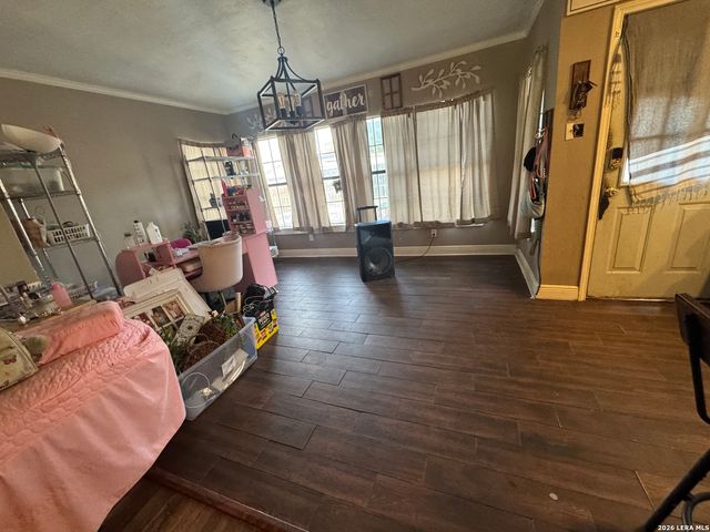 1117 E Brazos, Pearsall, TX 78061