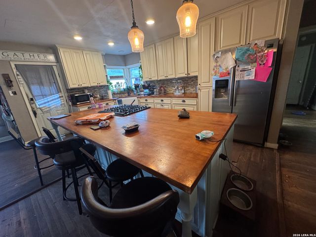 1117 E Brazos, Pearsall, TX 78061