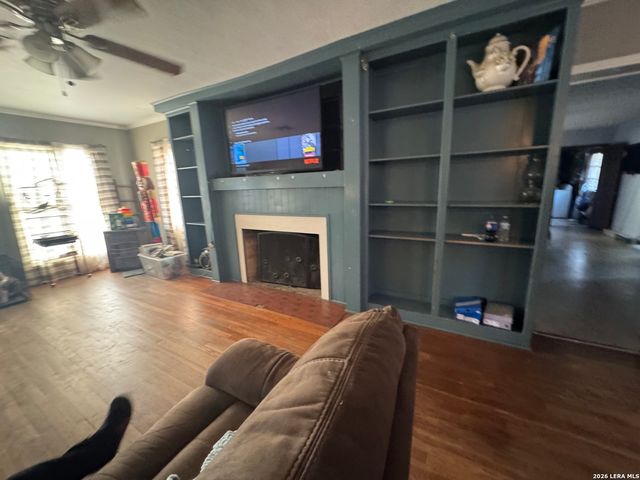 1117 E Brazos, Pearsall, TX 78061