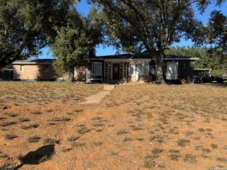 1117 E Brazos, Pearsall, TX 78061
