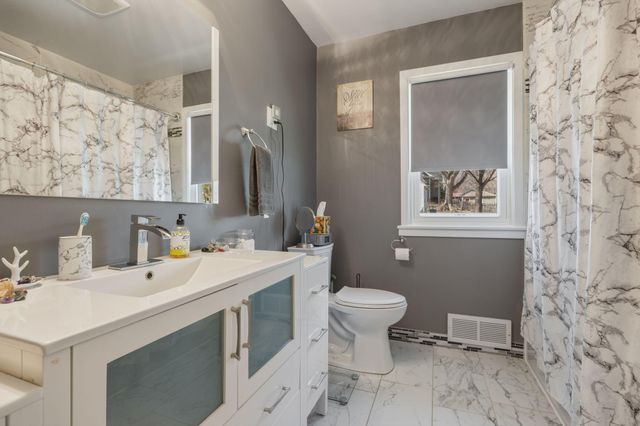 205 Baker Street W, Saint Paul, MN 55107