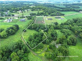 21201 E Blue Mills Road, Independence, MO 64058