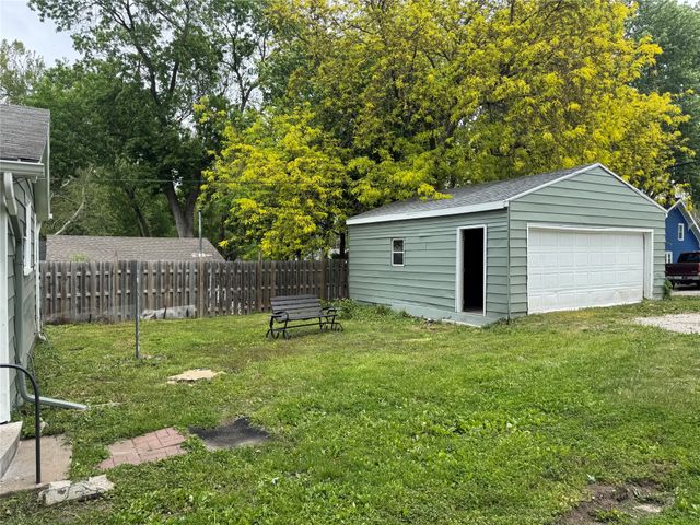 4007 7th Street, Des Moines, IA 50313
