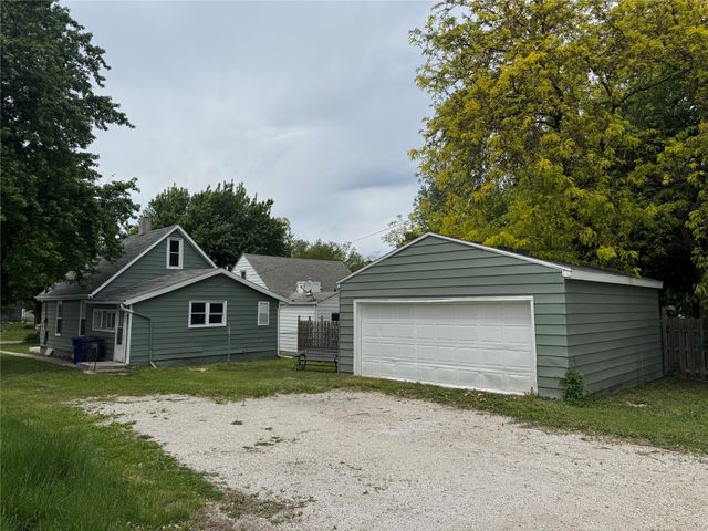 4007 7th Street, Des Moines, IA 50313