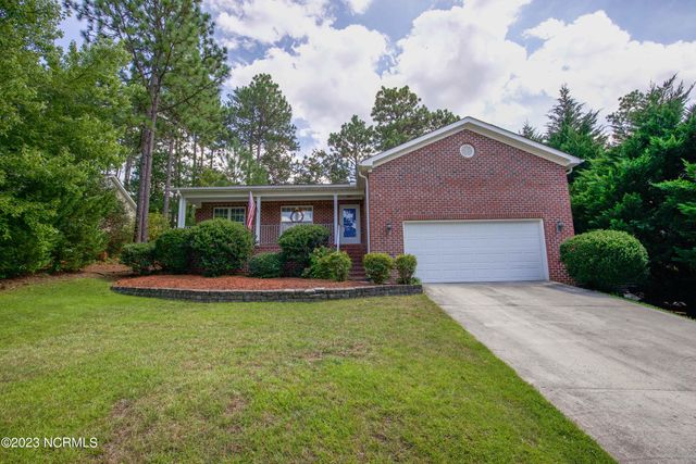 2165 Longleaf Drive SW, Pinehurst, NC 28374