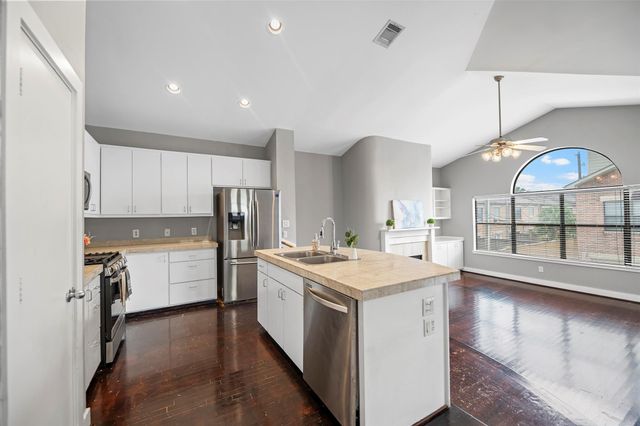 9705 Linkmeadow Lane, Houston, TX 77025