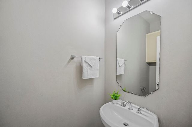 9705 Linkmeadow Lane, Houston, TX 77025