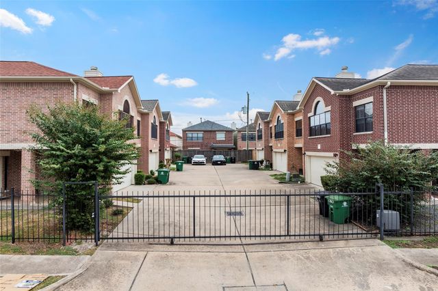 9705 Linkmeadow Lane, Houston, TX 77025