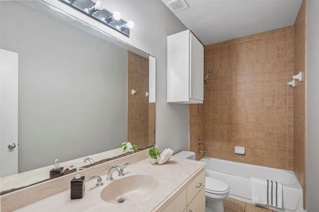 9705 Linkmeadow Lane, Houston, TX 77025