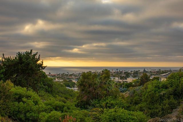 6561 Avenida Wilfredo, La Jolla, CA 92037