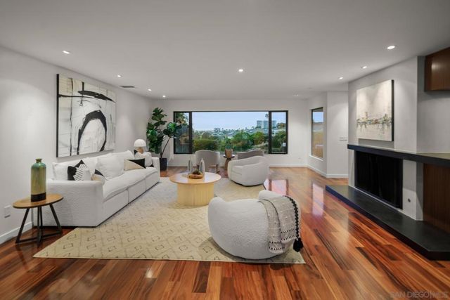 6561 Avenida Wilfredo, La Jolla, CA 92037