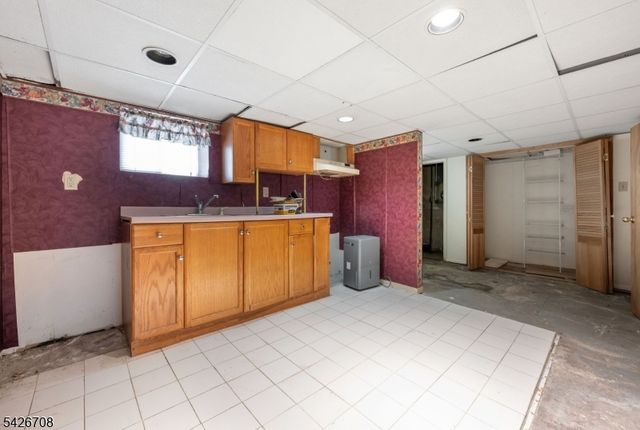 20 Catherine Ave, Saddle Brook Twp., NJ 07663