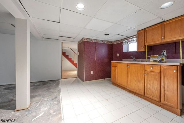 20 Catherine Ave, Saddle Brook Twp., NJ 07663