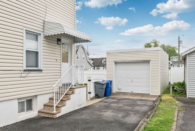 20 Catherine Ave, Saddle Brook Twp., NJ 07663