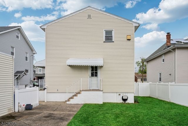 20 Catherine Ave, Saddle Brook Twp., NJ 07663