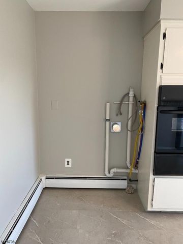 20 Catherine Ave, Saddle Brook Twp., NJ 07663