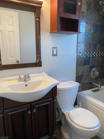 20 Catherine Ave, Saddle Brook Twp., NJ 07663