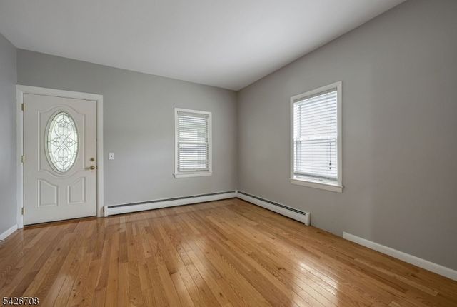 20 Catherine Ave, Saddle Brook Twp., NJ 07663