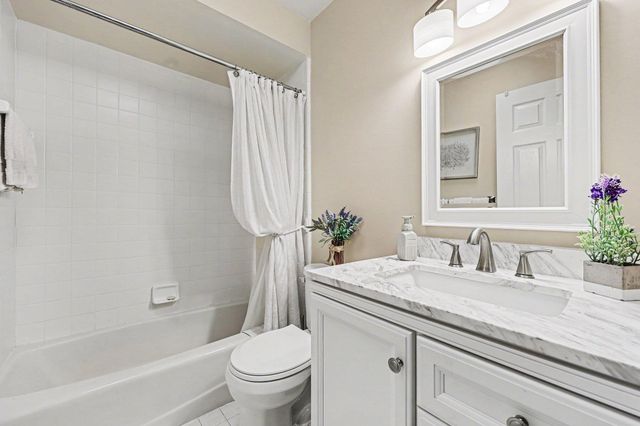 507 Woodgrove Drive Unit 31, Ann Arbor, MI 48103