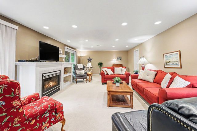 507 Woodgrove Drive Unit 31, Ann Arbor, MI 48103