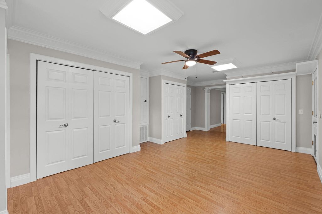 Image 16 of property listing at 920 NE Beachview Drive, Fort Walton Beach, FL 32547
