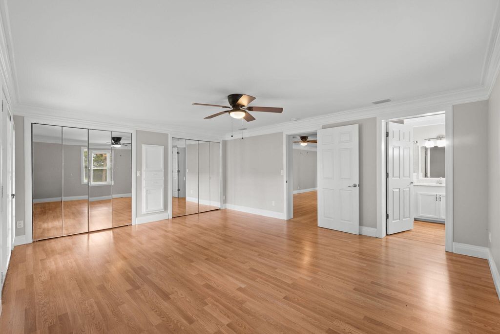 Image 26 of property listing at 920 NE Beachview Drive, Fort Walton Beach, FL 32547