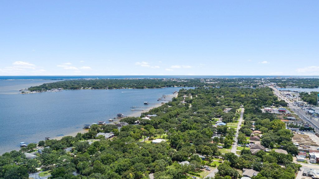 Image 51 of property listing at 920 NE Beachview Drive, Fort Walton Beach, FL 32547
