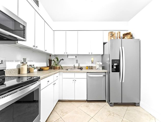 5020 NW 79th Ave 303, Doral, FL 33166