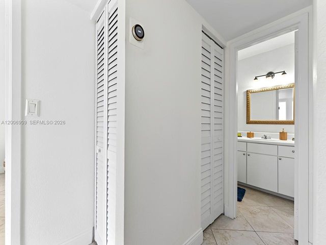 5020 NW 79th Ave 303, Doral, FL 33166