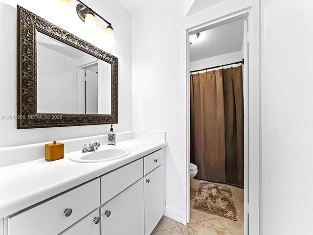 5020 NW 79th Ave 303, Doral, FL 33166