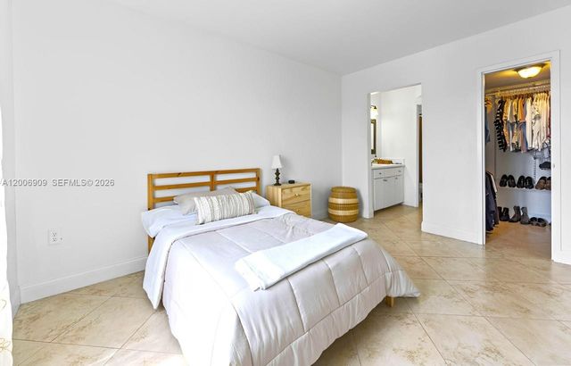 5020 NW 79th Ave 303, Doral, FL 33166