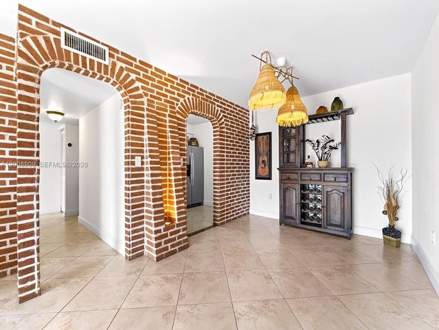 5020 NW 79th Ave 303, Doral, FL 33166