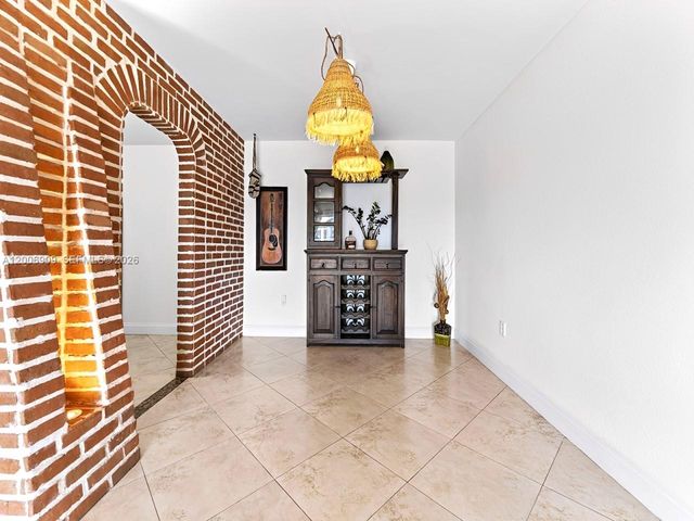 5020 NW 79th Ave 303, Doral, FL 33166