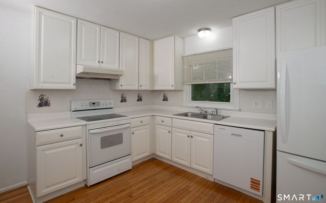 172 East Avenue 174, New Canaan, CT 06840