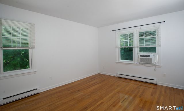 172 East Avenue 174, New Canaan, CT 06840