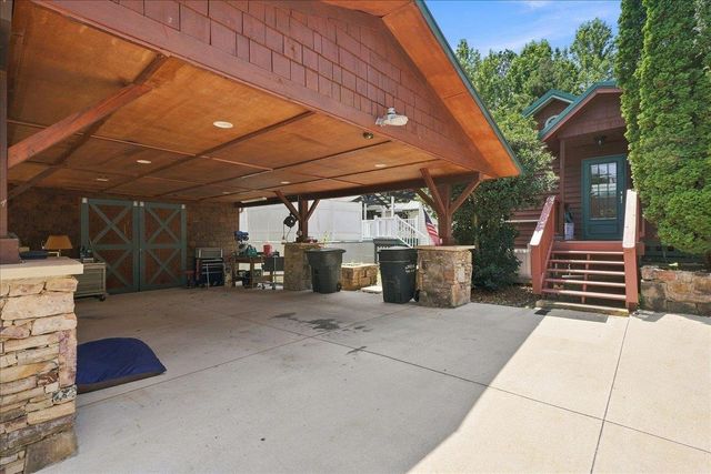 213 Cox Ridge Court, Trvelers Rest, SC 29690
