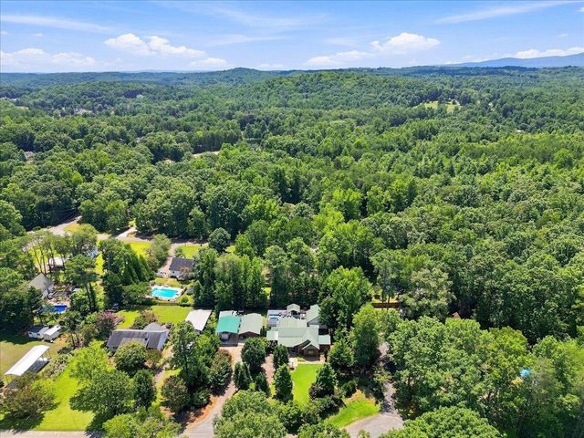 213 Cox Ridge Court, Trvelers Rest, SC 29690