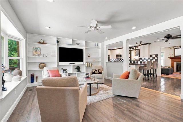 213 Cox Ridge Court, Trvelers Rest, SC 29690