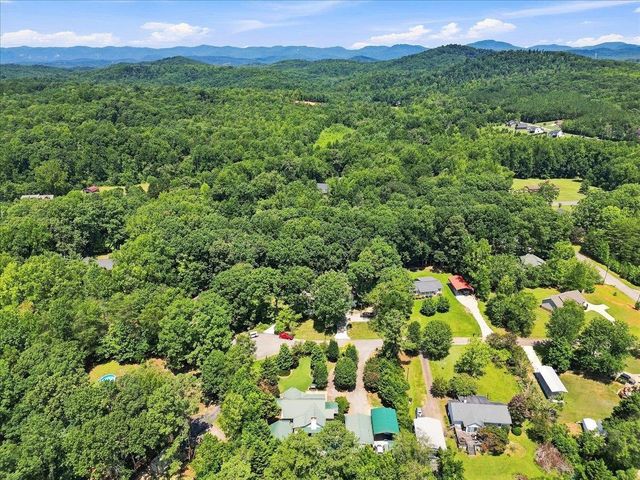 213 Cox Ridge Court, Trvelers Rest, SC 29690