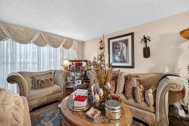 204 Lake Pointe Drive 107, Oakland Park, FL 33309