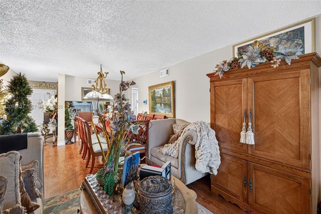 204 Lake Pointe Drive 107, Oakland Park, FL 33309