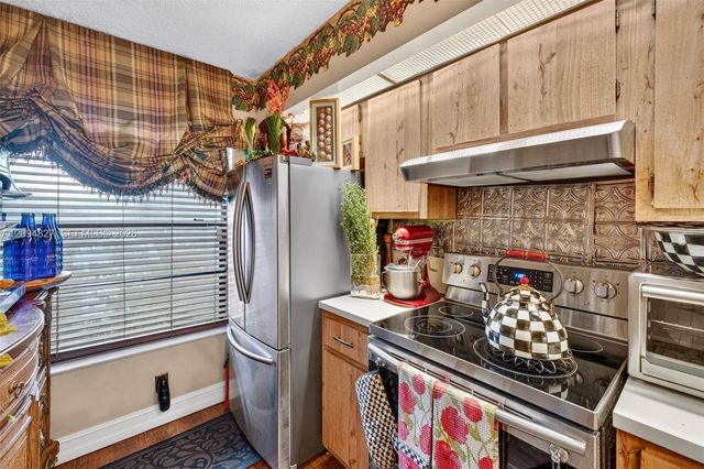 204 Lake Pointe Drive 107, Oakland Park, FL 33309