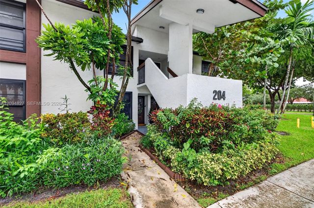 204 Lake Pointe Drive 107, Oakland Park, FL 33309