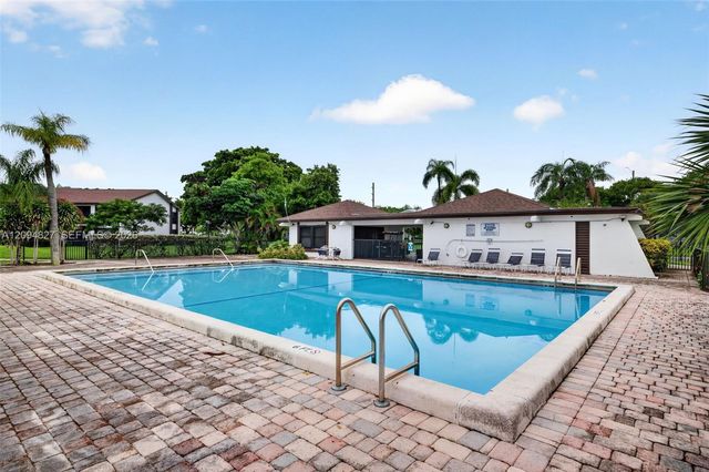 204 Lake Pointe Drive 107, Oakland Park, FL 33309