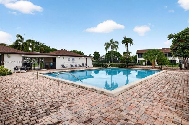 204 Lake Pointe Drive 107, Oakland Park, FL 33309