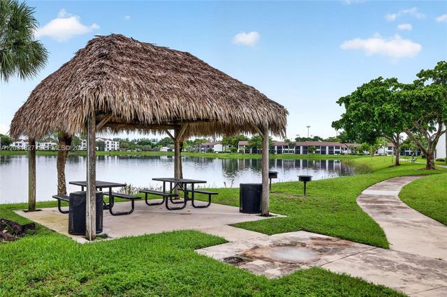 204 Lake Pointe Drive 107, Oakland Park, FL 33309